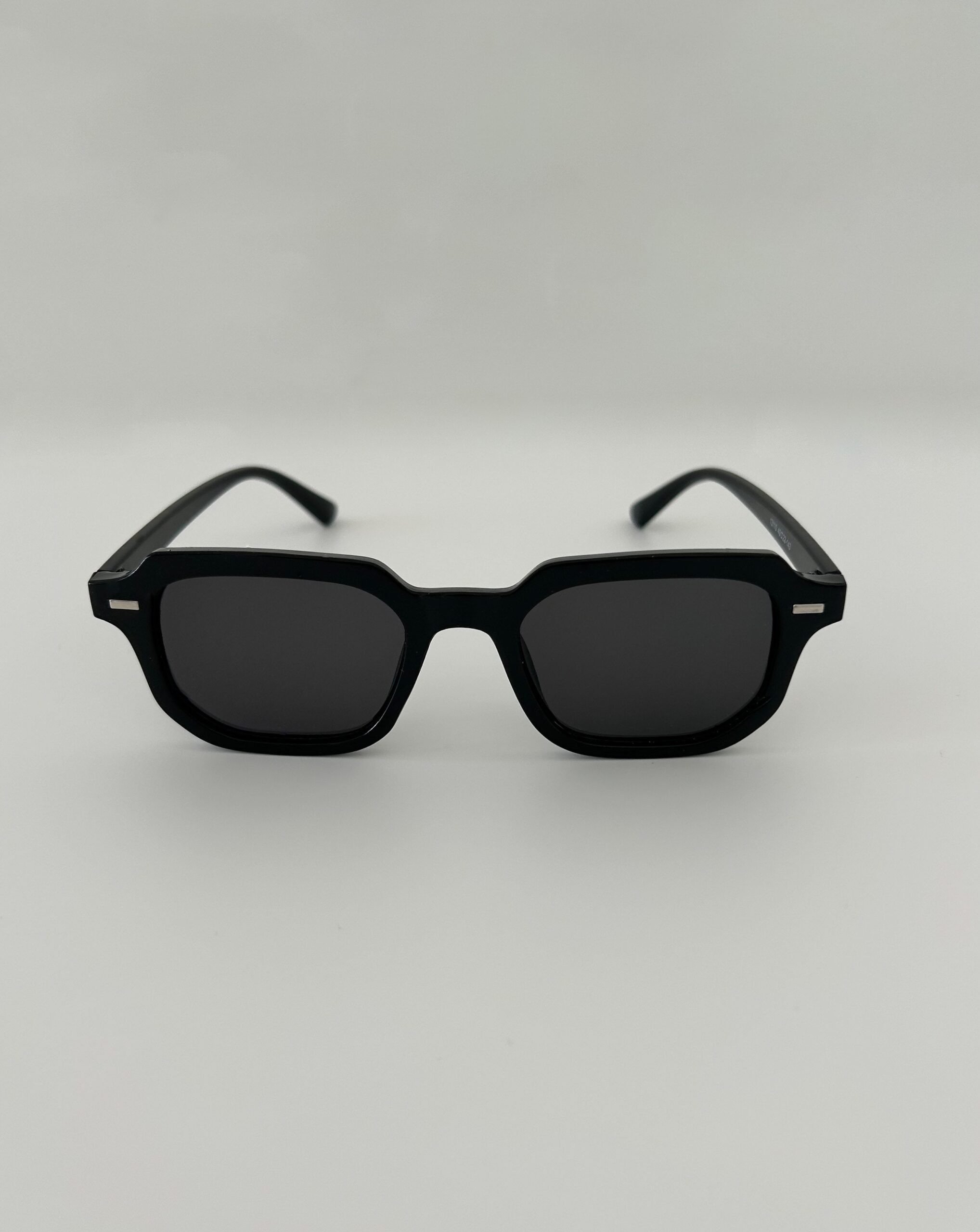The Sandra - Black